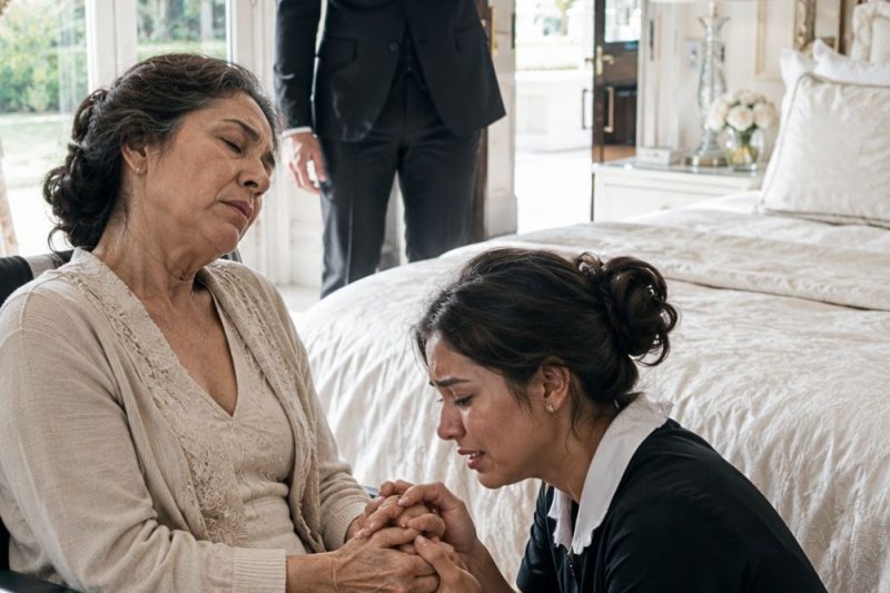 La limpiadora que cuidó a una moribunda sin saber que era su madre
