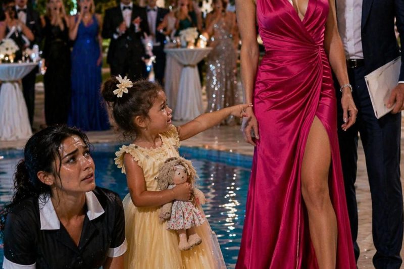 La prometida humilló a la empleada sin saber que su hija heredaría millones